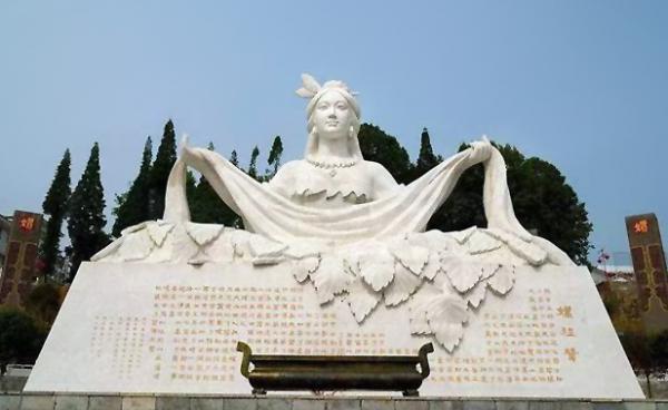 Statue de l'impératrice Leizu dans le comté de Yuan'an, province du Hubei