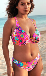 Plus size lingerie for women, bras and panties