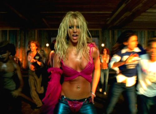 Britney Spears dans son clip "I'm a slave 4 U"